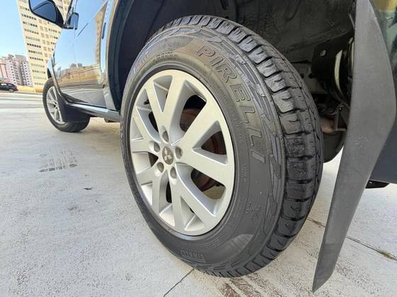 MITSUBISHI PAJERO TR4 2.0 4X2 16V 140CV FLEX 4P AUTOMÁTICO MITSUBISHI PAJERO TR4 2.0 4X2 16V 140CV FLEX 4P AUTOMÁTICO